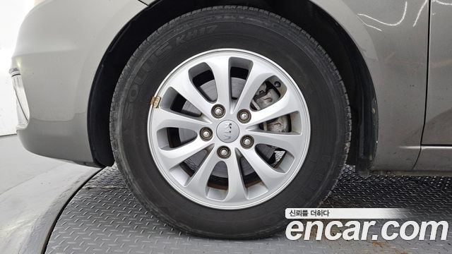 Kia Porte 2010 — photo 5