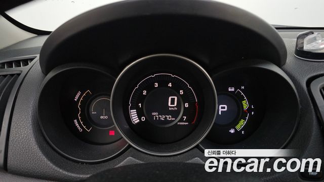 Kia Porte 2010 — photo 8