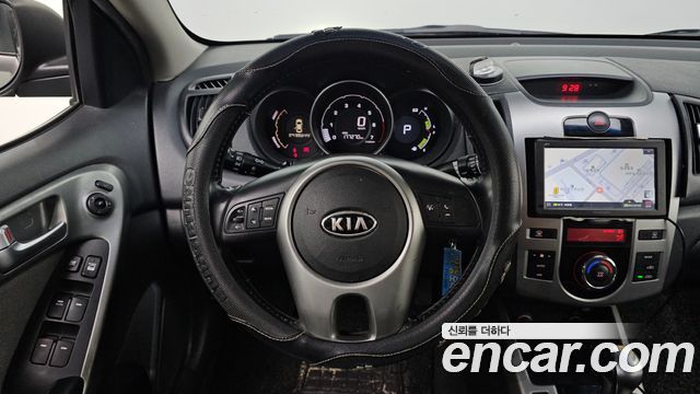 Kia Porte 2010 — photo 12