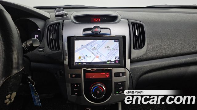 Kia Porte 2010 — photo 13
