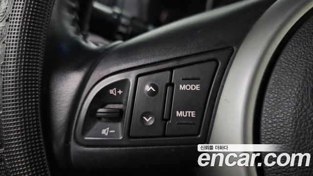 Kia Porte 2010 — photo 17