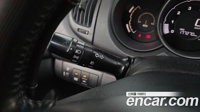 Kia Porte 2010 — photo 18