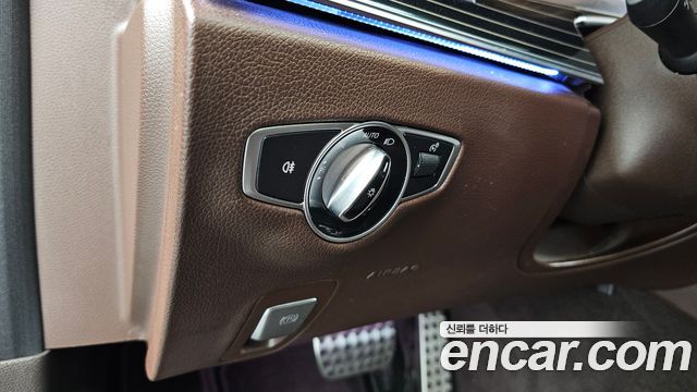 Mercedes-Benz CLS-Class 2019 — photo 25