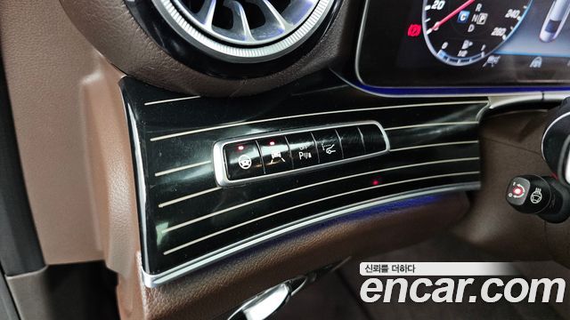 Mercedes-Benz CLS-Class 2019 — photo 30