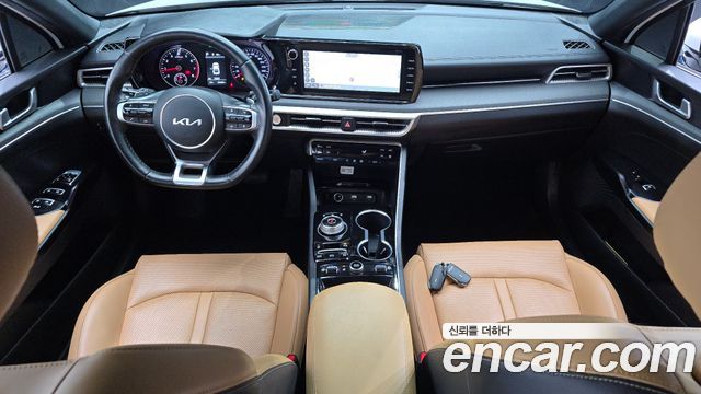 Kia K5 2023 — photo 10