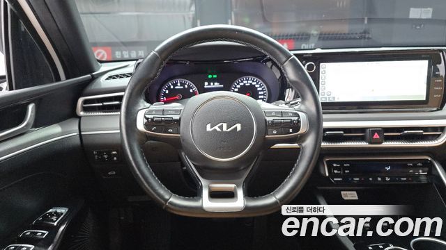 Kia K5 2023 — photo 19