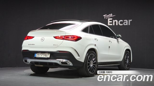 Mercedes-Benz GLE-Class 2022 — photo 2