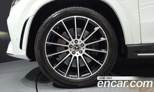 Mercedes-Benz GLE-Class 2022 — photo 5