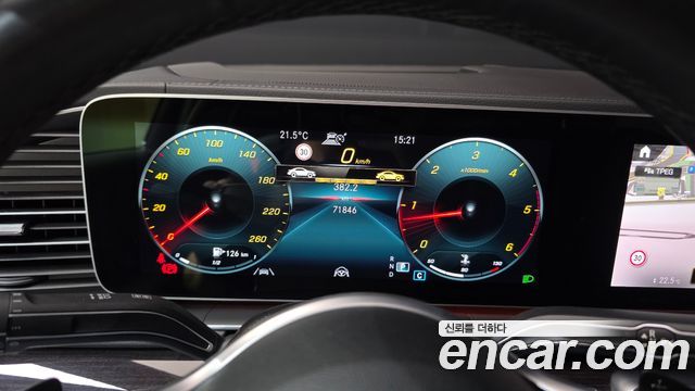 Mercedes-Benz GLE-Class 2022 — photo 11