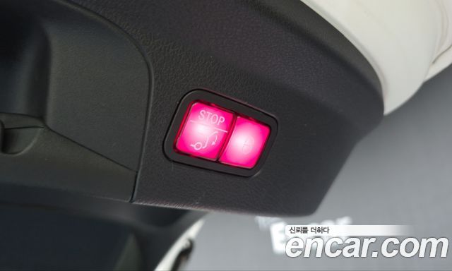 Mercedes-Benz GLE-Class 2022 — photo 24