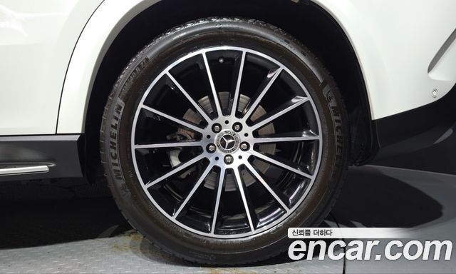Mercedes-Benz GLE-Class 2022 — photo 7