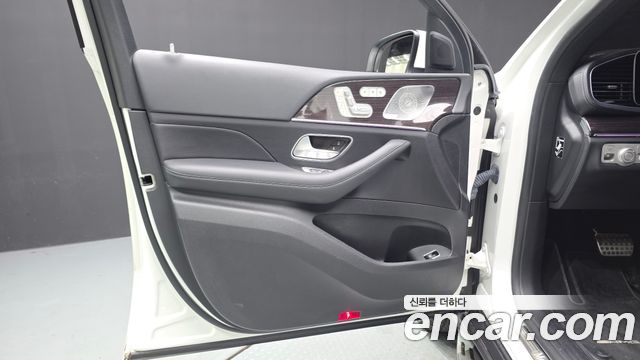 Mercedes-Benz GLE-Class 2022 — photo 14