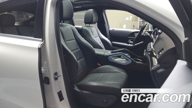 Mercedes-Benz GLE-Class 2022 — photo 16