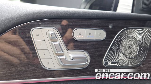 Mercedes-Benz GLE-Class 2022 — photo 29