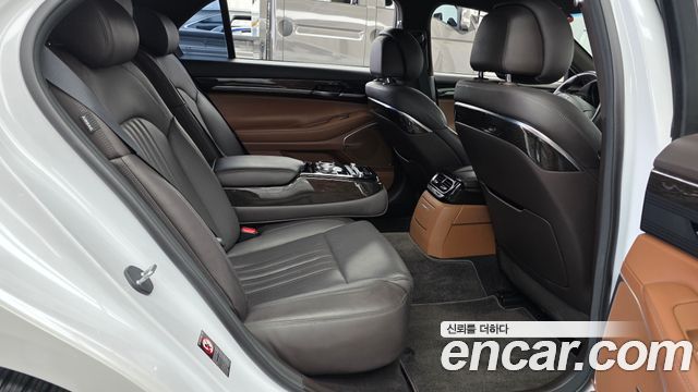 Genesis G90 2019 — photo 17