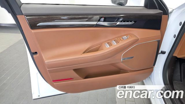 Genesis G90 2019 — photo 14