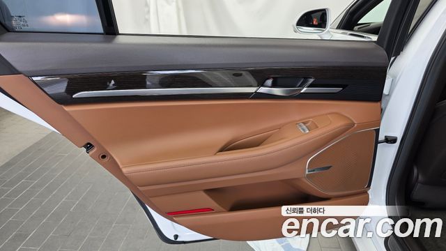 Genesis G90 2019 — photo 15