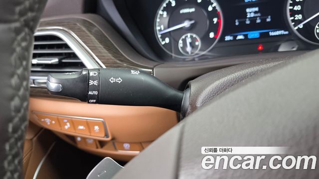 Genesis G90 2019 — photo 27