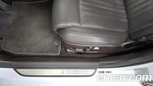 Genesis G90 2019 — photo 31