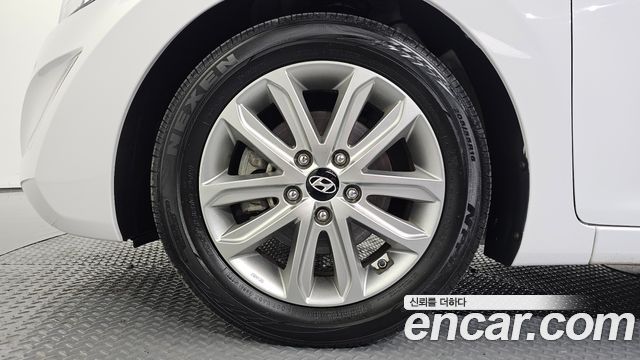 Hyundai AVANTE 2015 — photo 5