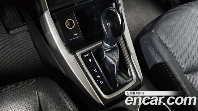 Hyundai AVANTE 2015 — photo 12