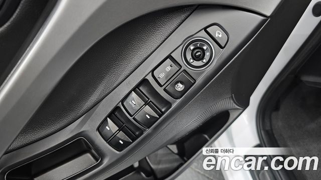 Hyundai AVANTE 2015 — photo 26