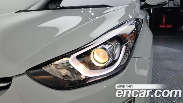 Hyundai AVANTE 2015 — photo 8