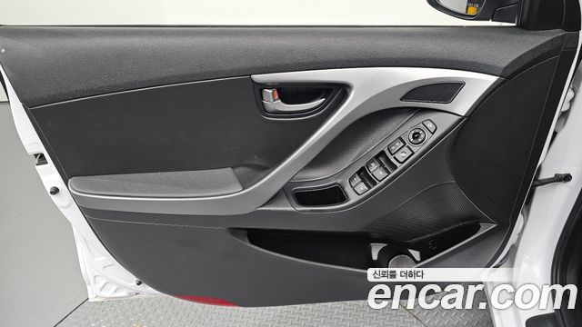 Hyundai AVANTE 2015 — photo 14