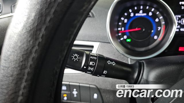 Hyundai AVANTE 2015 — photo 27