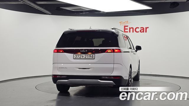 Kia Canival 2022 — photo 4