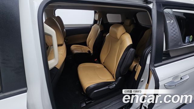 Kia Canival 2022 — photo 18