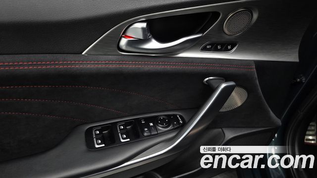 Kia Stinger 2023 — photo 18
