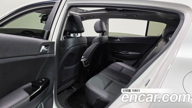 Kia Sportage 2016 — photo 11
