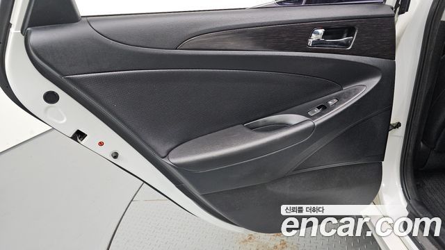 Hyundai Sonata 2014 — photo 15