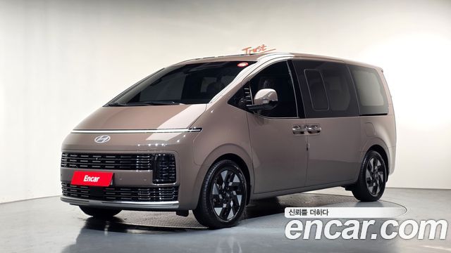 Hyundai Staria 2026 — photo 1