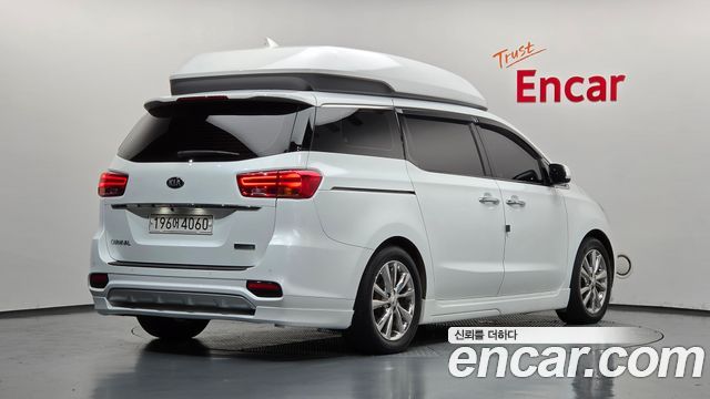 Kia Canival 2019 — photo 2