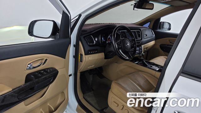 Kia Canival 2019 — photo 13