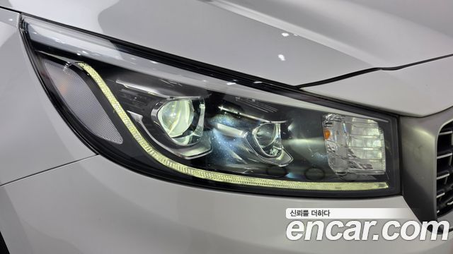 Kia Canival 2019 — photo 8