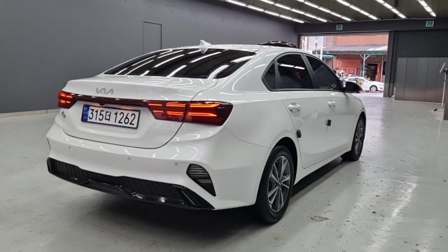 Kia K3 2022 — photo 2