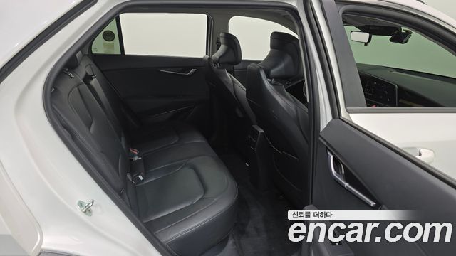 Kia Niro 2023 — photo 17