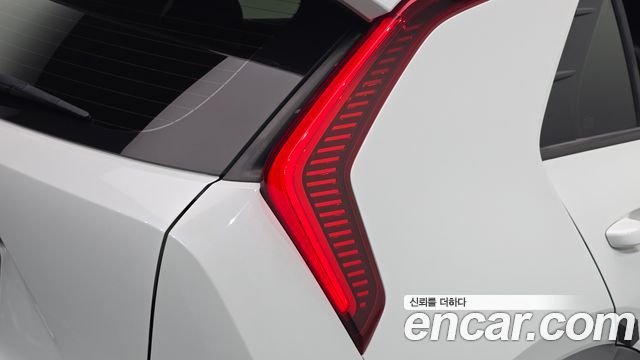 Kia Niro 2023 — photo 9
