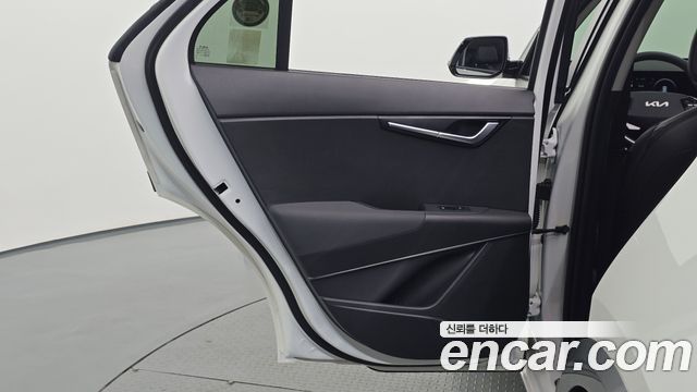 Kia Niro 2023 — photo 15