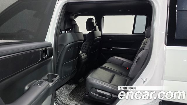 Hyundai Santafe 2025 — photo 17