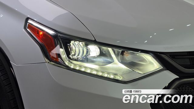 Chevrolet Korea Traverse 2021 — photo 8