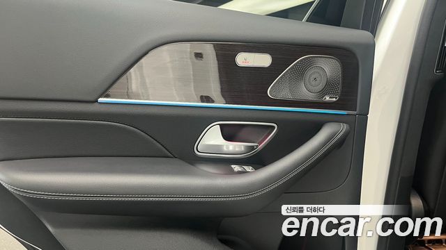 Mercedes-Benz GLE-Class 2026 — photo 13