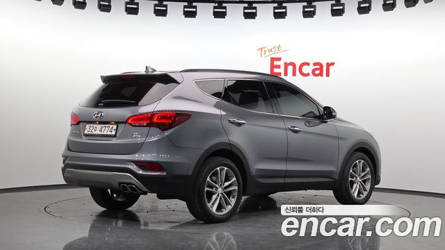Hyundai Santafe 2017 — photo 2