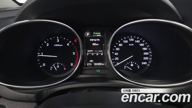 Hyundai Santafe 2017 — photo 11