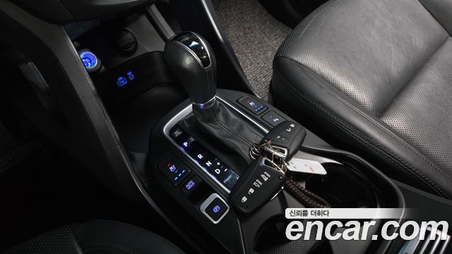 Hyundai Santafe 2017 — photo 12