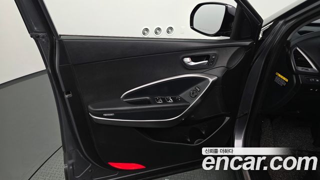 Hyundai Santafe 2017 — photo 14