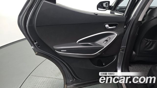 Hyundai Santafe 2017 — photo 15
